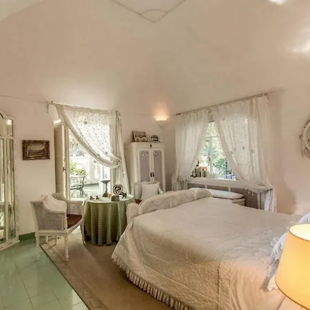 Villa Vintage Italian Villa In Capri *