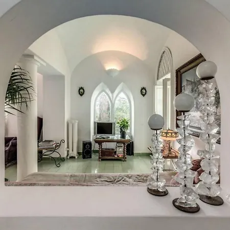 Vintage Italian Villa In Capri Capri