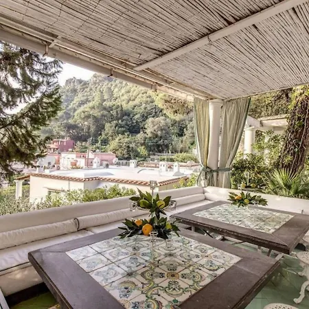 Vintage Italian Villa In Capri Capri