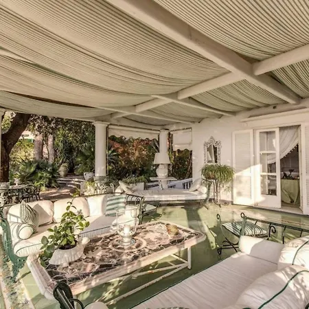 Vintage Italian Villa In Capri