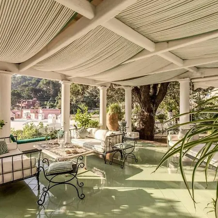 Vintage Italian Villa In Capri Villa